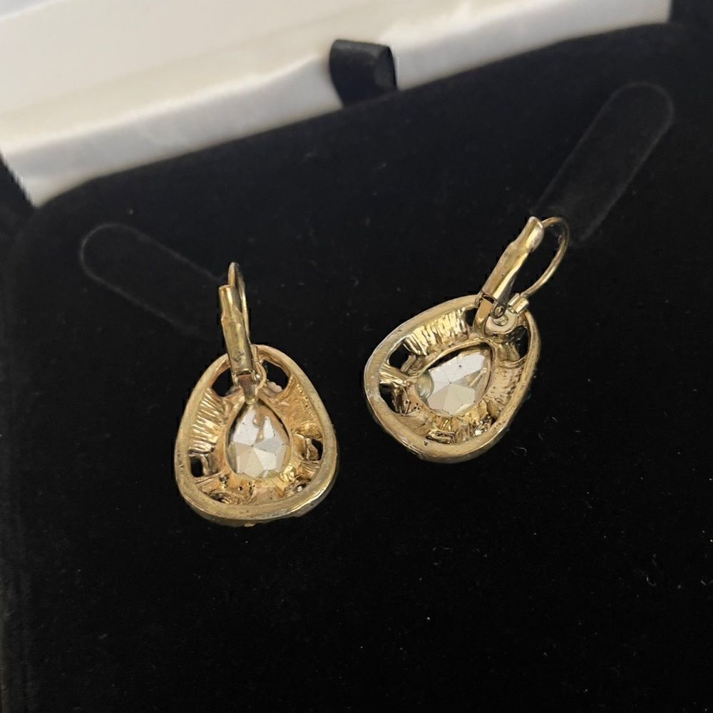Vintage green gold tone earrings - Picture 3 of 3